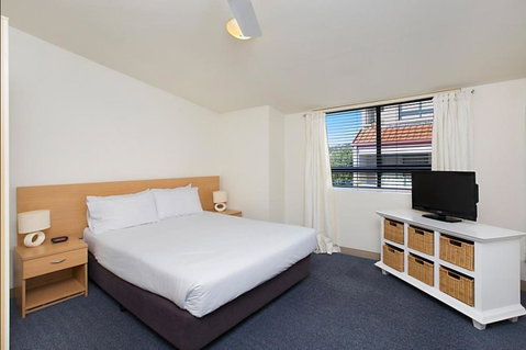 Nelson Bay Breeze - Sydneys Hotel 17