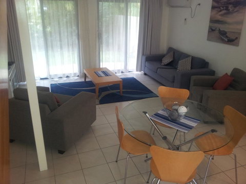 Nelson Bay Breeze - Sydneys Hotel 31