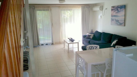 Nelson Bay Breeze - Sydneys Hotel 6