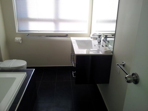 Nelson Bay Breeze - Sydneys Hotel 20