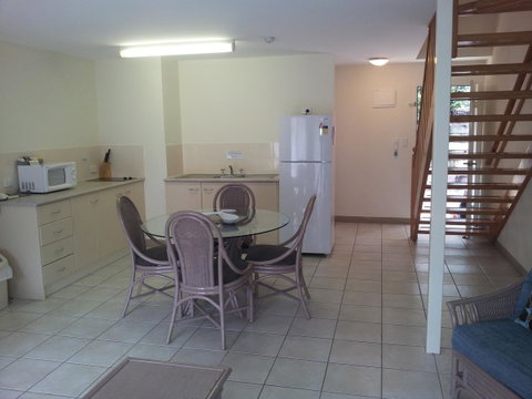 Nelson Bay Breeze - Sydneys Hotel 35