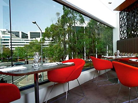 Novotel Canberra - Sydneys Hotel 14