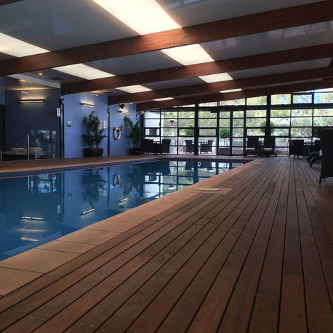 Novotel Canberra - Sydneys Hotel 4