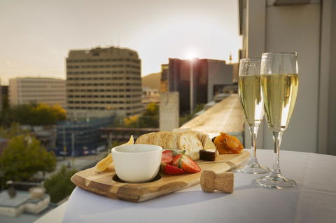 Novotel Canberra - Sydneys Hotel 38