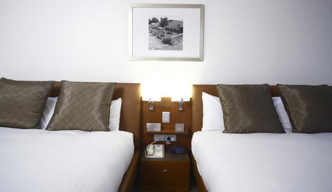 Novotel Canberra - Sydneys Hotel 18