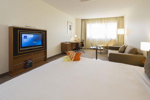 Novotel Canberra - Sydneys Hotel 23