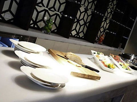Novotel Canberra - Sydneys Hotel 30