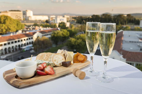 Novotel Canberra - Sydneys Hotel 36