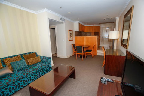 Bond 314 - Sydneys Hotel 3