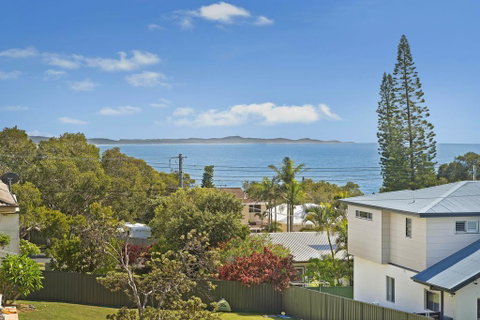 BonniEscape - Sydneys Hotel 2