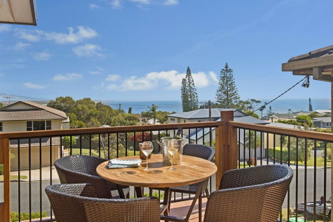 BonniEscape - Sydneys Hotel 1