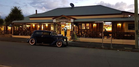 Bororen Hotel Motel - Sydneys Hotel 0