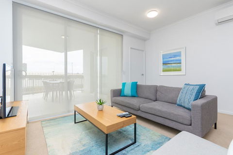 Boulevard North Lakes - Sydneys Hotel 1