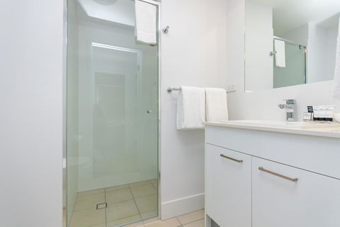 Boulevard North Lakes - Sydneys Hotel 3