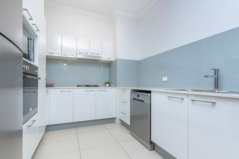 Boulevard North Lakes - Sydneys Hotel 2