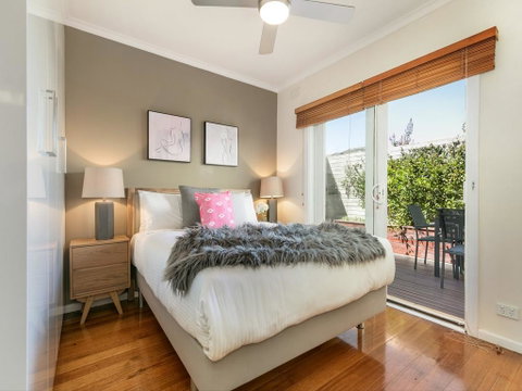 Boutique Stays - Sandy Breeze 3 - Sydneys Hotel 3