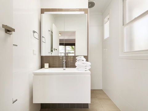 Boutique Stays - Sandy Breeze 1 - Sydneys Hotel 2