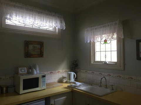 Braeside Garden Cottages - Sydneys Hotel 3