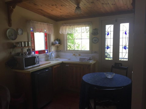 Braeside Garden Cottages - Sydneys Hotel 2