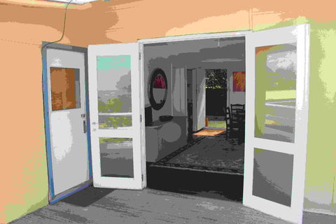 Brandis Beach House - Sydneys Hotel 3