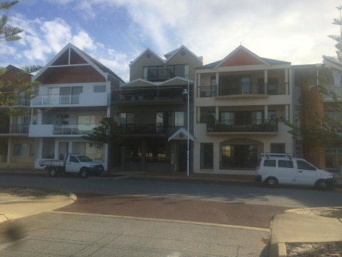 Breakwater Short Stay - Sydneys Hotel 0
