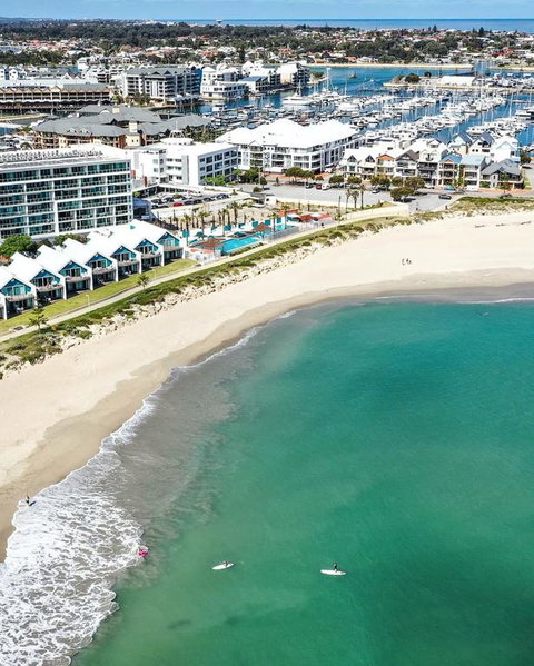Breakwater Short Stay - Sydneys Hotel 3