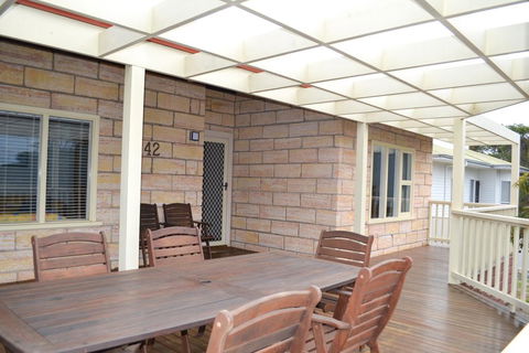 Bremer Riverfront Views To The Sea - Sydneys Hotel 1