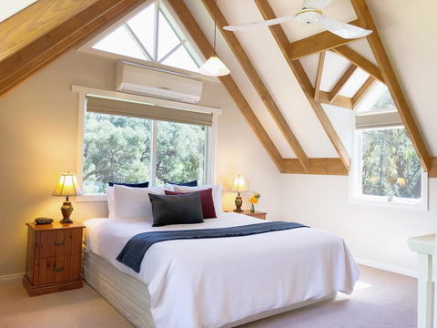 Brigadoon Cottages - Sydneys Hotel 1