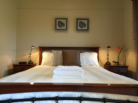 Brigadoon Cottages - Sydneys Hotel 3