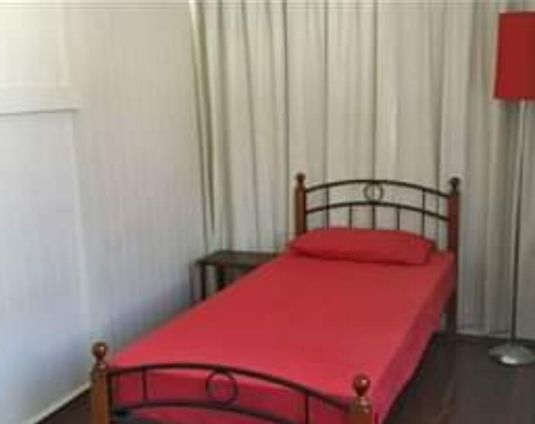 Wavell Heights QLD Sydneys Hotel