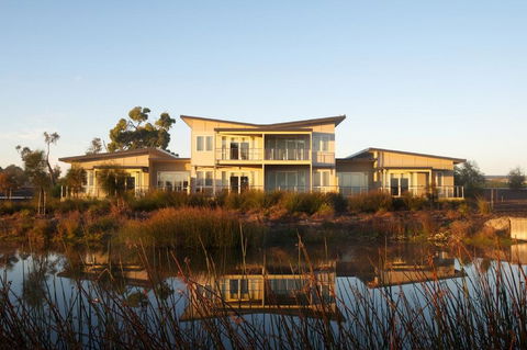Broadbeach Inverloch Resort - Sydneys Hotel 0