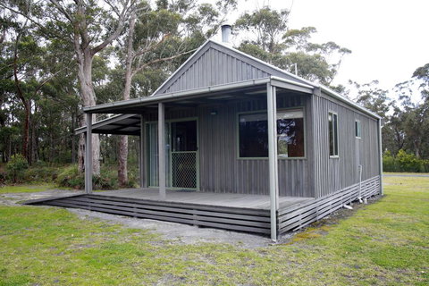 Brodribb River Rainforest Cabins - Cabin 3 - Sydneys Hotel 0