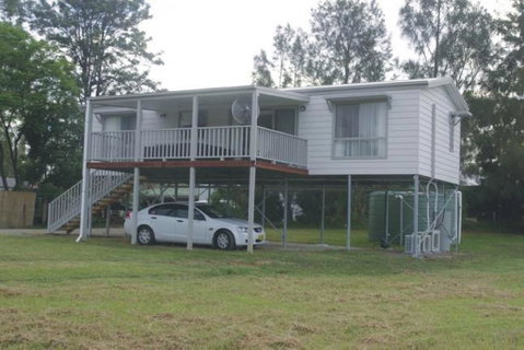 Broke Village Hideaway - Sydneys Hotel 0