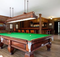 Brookfield Retreat - Large Holiday Home / Group Accommodation - Sydneys Hotel
