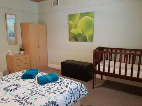 Browncoat Cottage Mudgee - Sydneys Hotel 2
