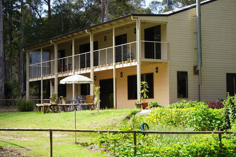 Broxholme B&B - Sydneys Hotel 0