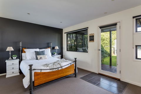 Bungalow On The Coast - Sydneys Hotel 3