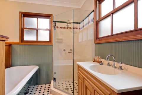 Bunyip Cottage - Sydneys Hotel 1