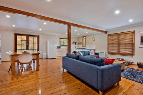 Bunyip Cottage - Sydneys Hotel 3