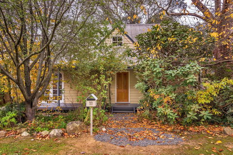 Bunyip Cottage - Sydneys Hotel 0