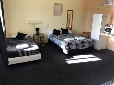 Burdekin Motor Inn - Sydneys Hotel 1