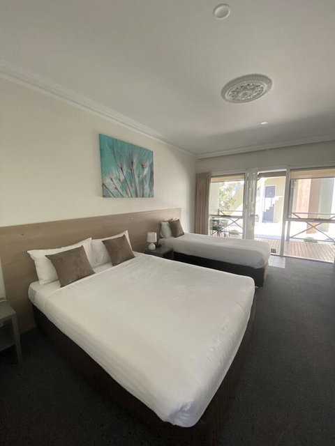 Campaspe Lodge - Sydneys Hotel 2