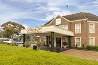 Book Forest Hill Accommodation Vacations Sydneys Hotel Sydneys Hotel