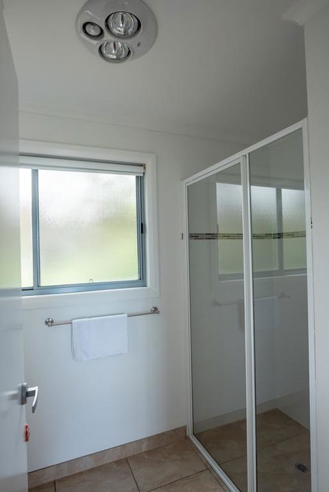 Cape Paterson Holiday Park - Sydneys Hotel 3