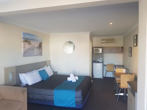 Caravilla Motor Inn - Sydneys Hotel 2