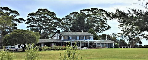 Castelli Estate Cellars Pty Ltd - Sydneys Hotel 2
