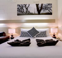 Castle Creek Motel - Sydneys Hotel