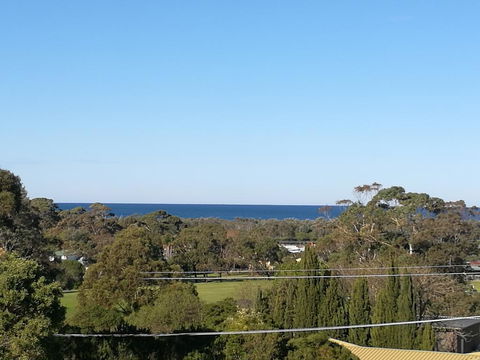 Castle Stay At Lakes Entrance - Sydneys Hotel 1
