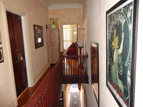 Cecil Lane Stay - Sydneys Hotel 2