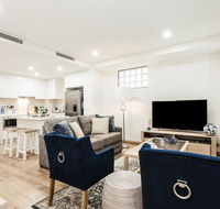 CHARMING BREAM 671I - Sydneys Hotel